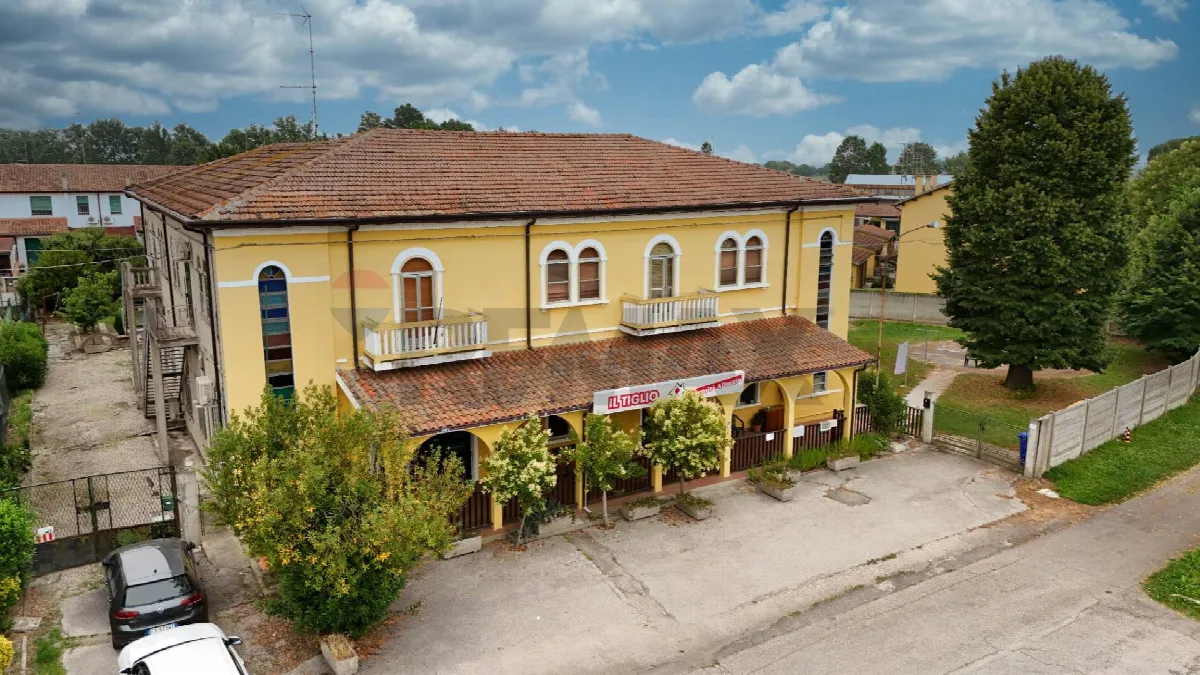 Palazzo/Stabile in vendita a Jolanda di Savoia - foto 2