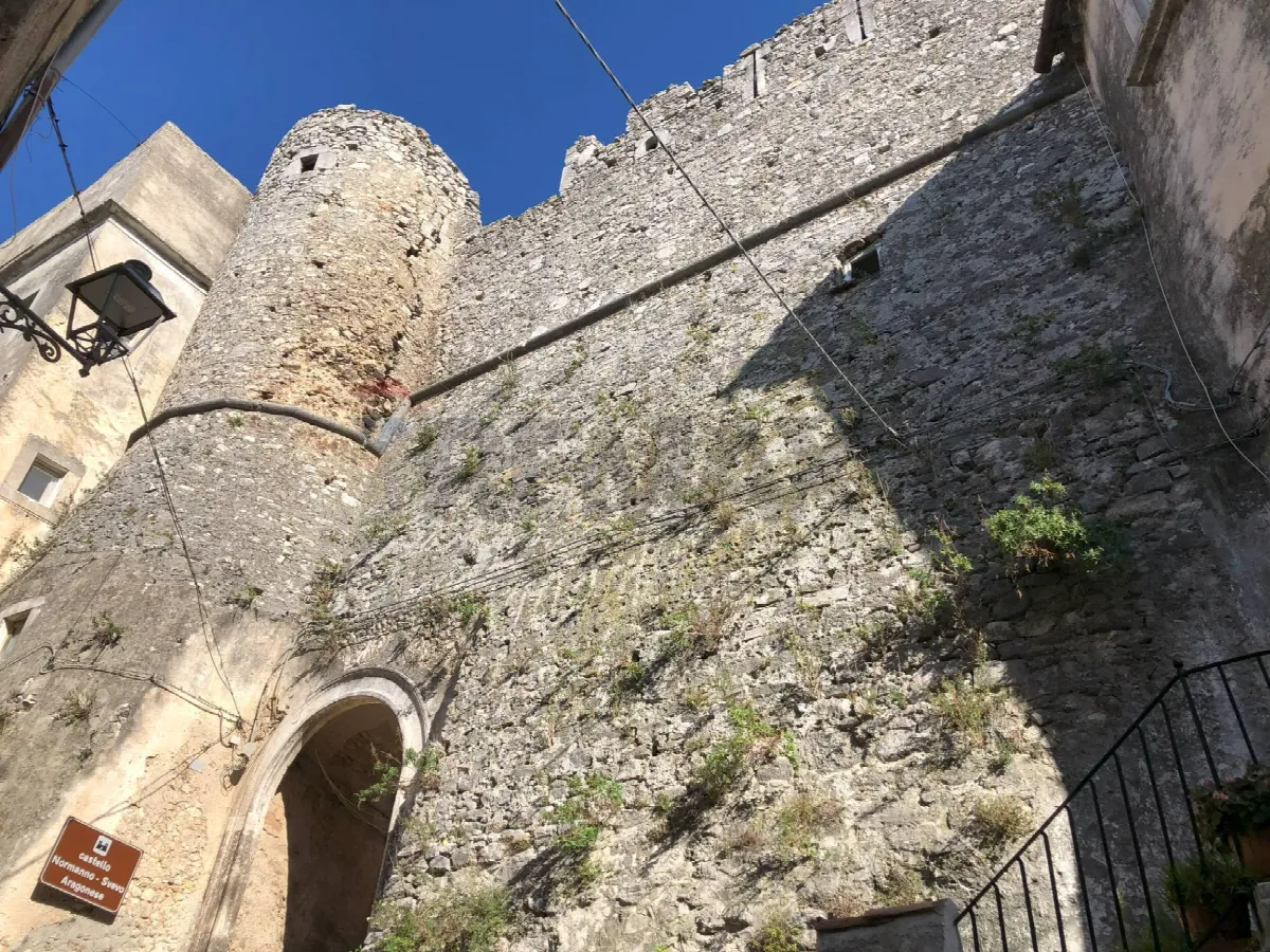 Palazzo/Stabile in vendita a Vico del Gargano - foto 2