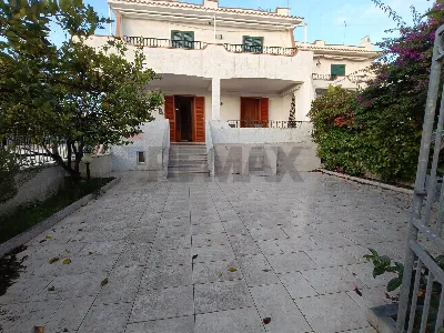 Villa in vendita a Rodi Garganico - foto 1