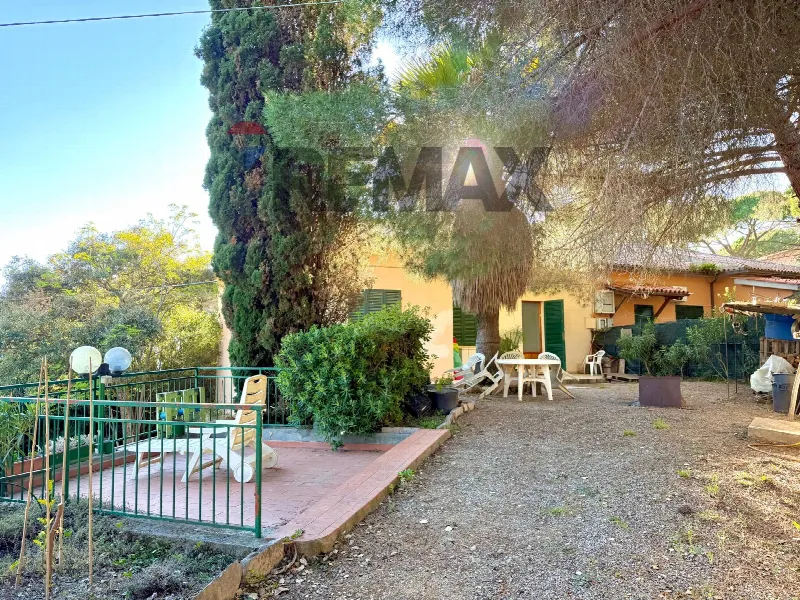 Casa Indipendente in vendita a Capoliveri - foto 1