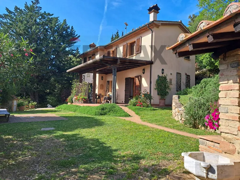 Rustico/Casale in vendita a Castagneto Carducci - foto 1