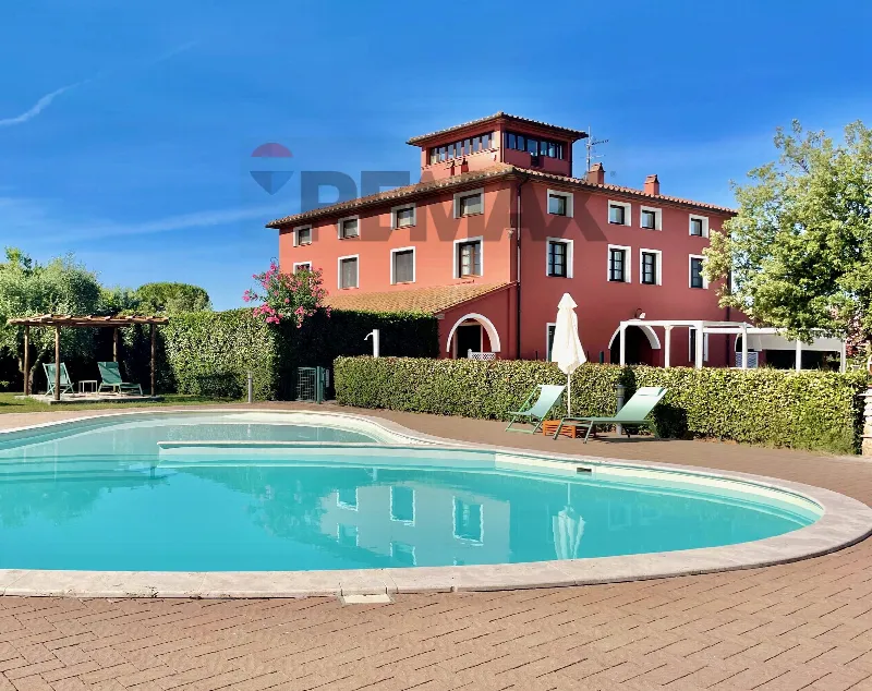 Palazzo/Stabile in vendita a Castagneto Carducci - foto 1