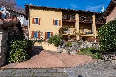 Villa in vendita a Borgosesia - foto 1