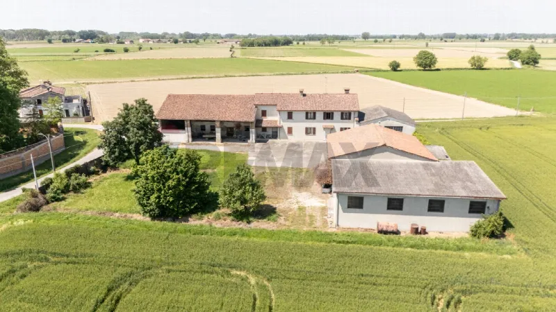 Rustico/Casale in vendita a Torricella del Pizzo - foto 1
