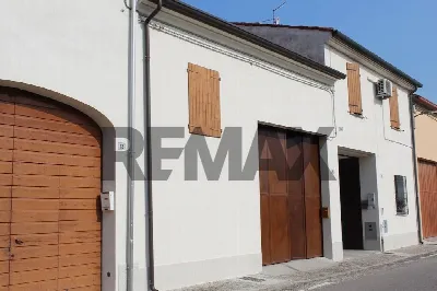 Casa Indipendente in vendita a Commessaggi... - foto 1
