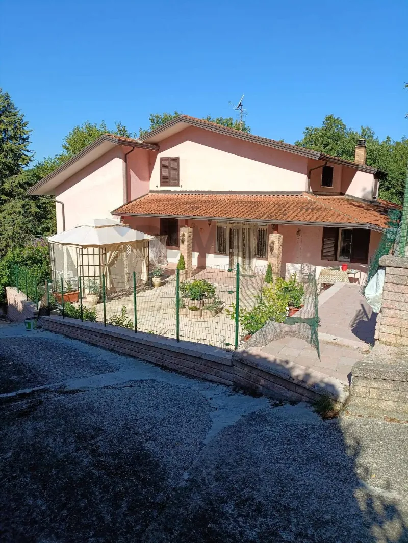 Villa in vendita a Lioni - foto 1