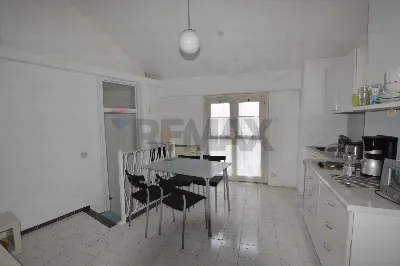 Casa Indipendente in vendita a Castino - foto 1