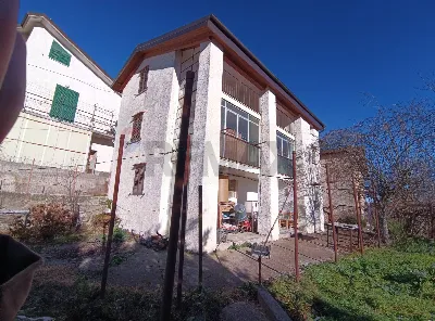 Casa Indipendente a Pallare