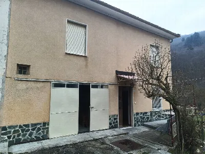 Casa Indipendente a Bormida