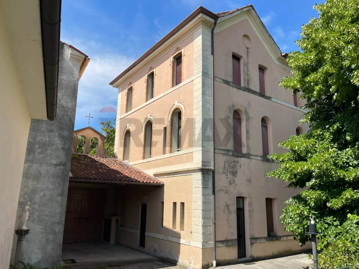 Palazzo/Stabile in vendita a Vittorio Veneto - foto 2