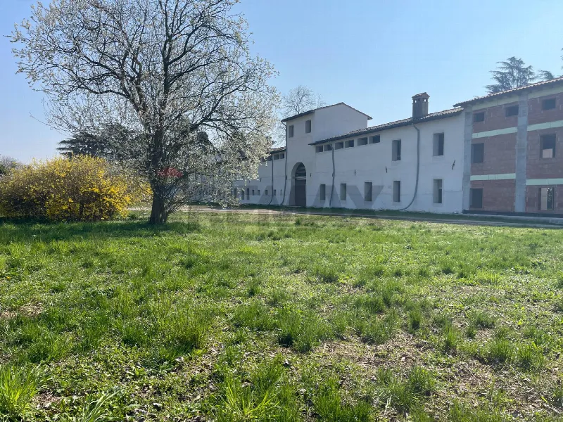 Rustico/Casale in vendita a Romano d'Ezzelino - foto 1