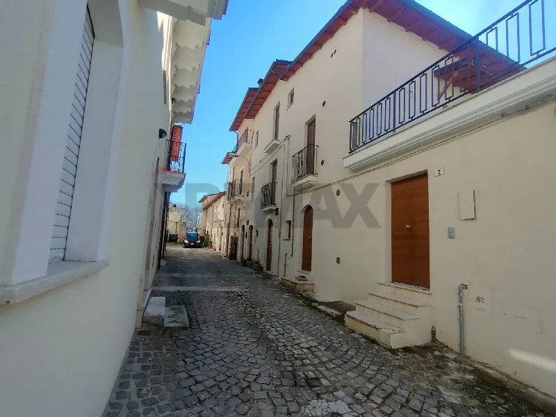 Casa Indipendente in vendita a L'Aquila, Roio, Bellavista, Pianola - foto 1