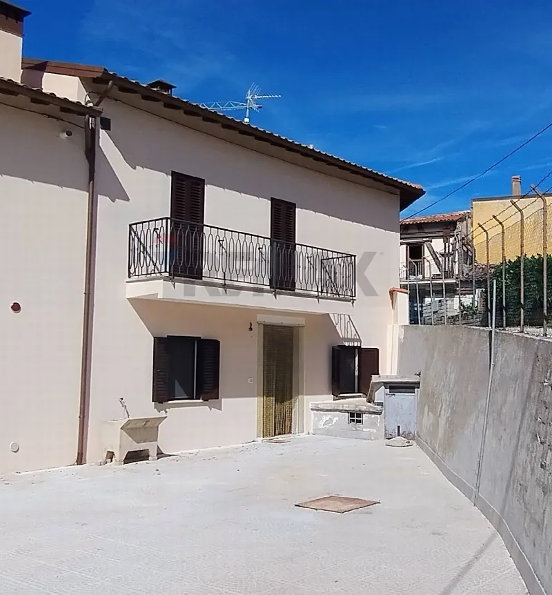 Casa Indipendente in vendita a L'Aquila, Roio, Bellavista, Pianola - foto 1