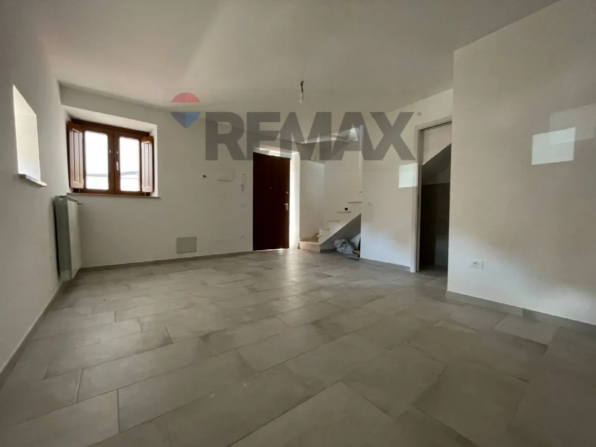 Casa Indipendente in vendita a L'Aquila, Centro Storico - foto 2