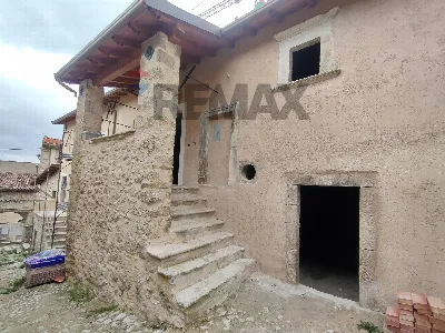 Casa Indipendente in vendita a Barisciano - foto 1