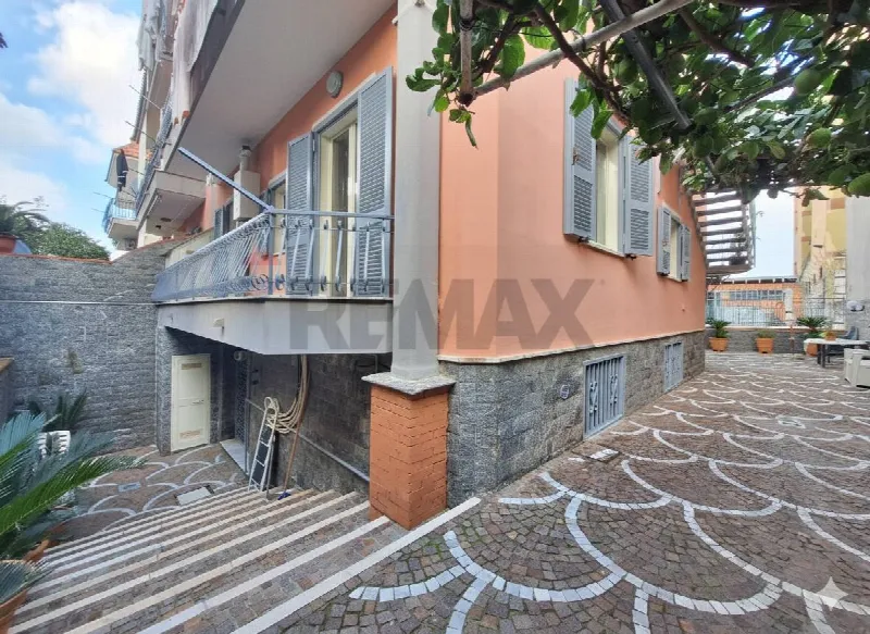 Casa Indipendente in vendita a Casoria - foto 1
