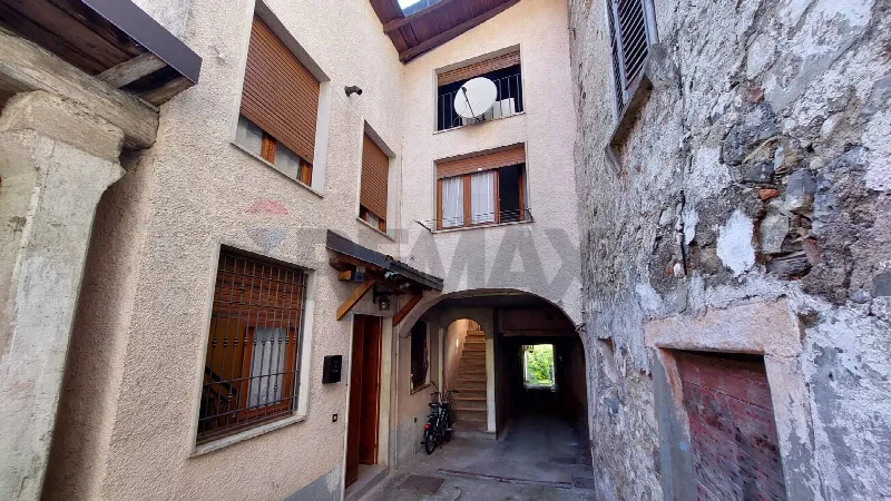 Casa Indipendente in vendita a Endine Gaiano - foto 1