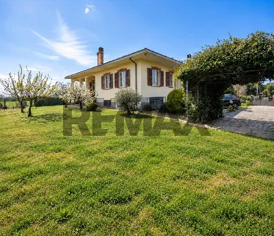 Villa in vendita a Merate - foto 1