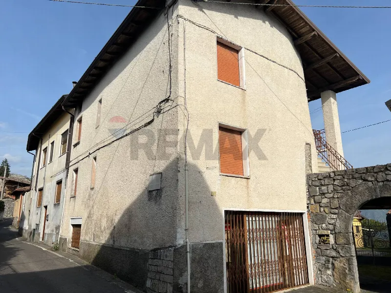 Casa Indipendente in vendita a Solto Collina - foto 1