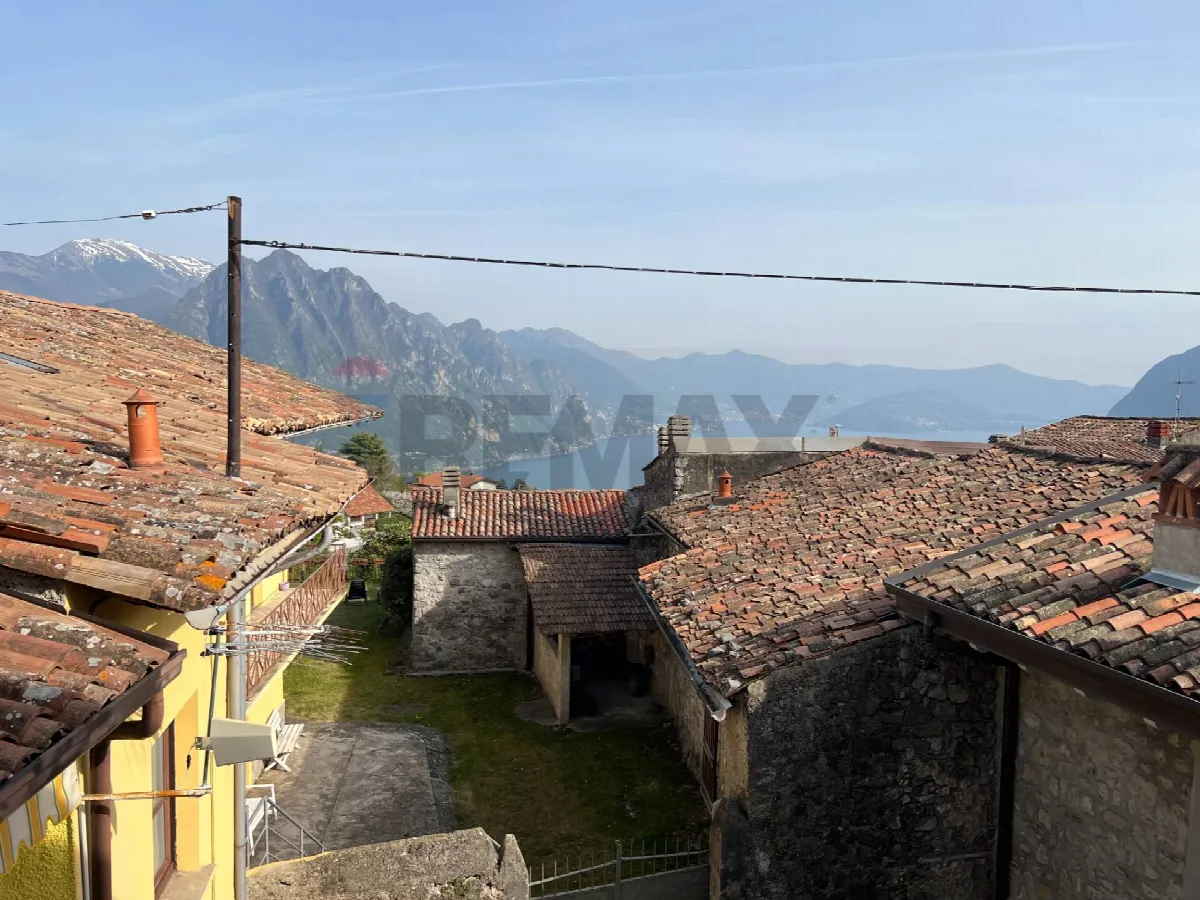 Casa Indipendente in vendita a Solto Collina - foto 3