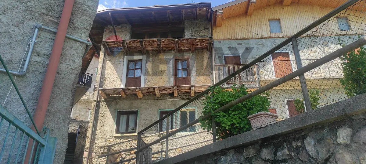 Casa Indipendente in vendita a Rogno - foto 2