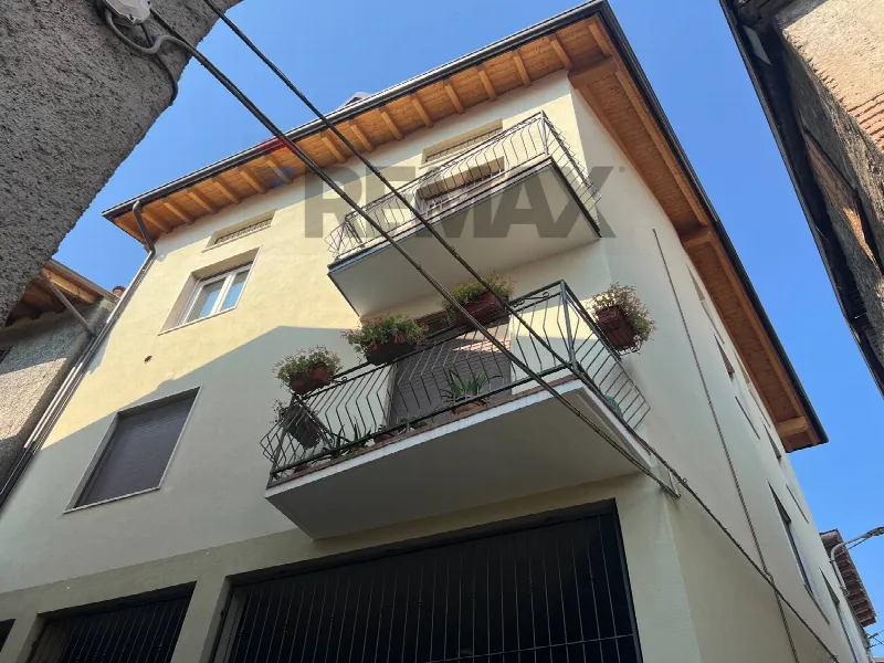 Casa Indipendente in vendita a Costa Volpino - foto 1