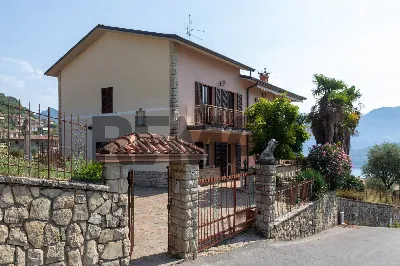 Villa in vendita a Tavernola Bergamasca - foto 2