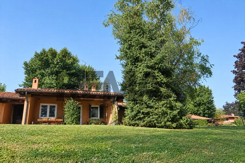 Palazzo/Stabile in vendita a Barzana - foto 1