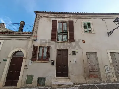 Casa Indipendente a San Valentino in Abruzzo Citeriore