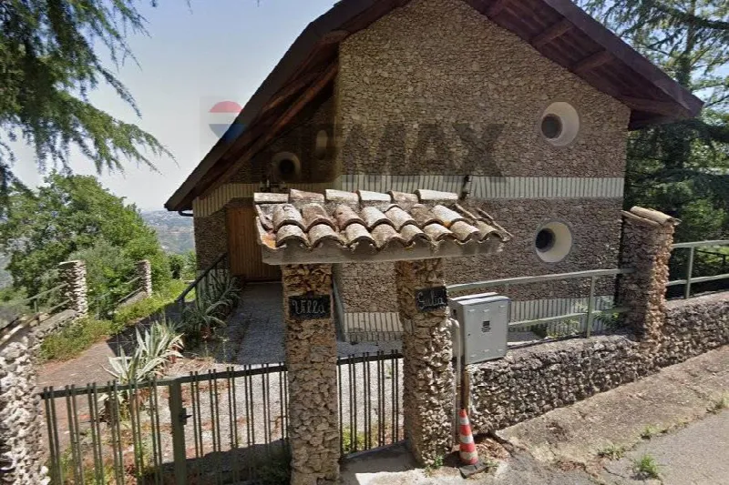 Villa in vendita a Roccamontepiano - foto 1