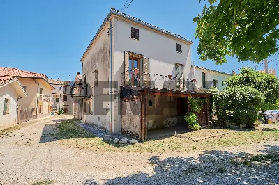 Casa Indipendente a Ari