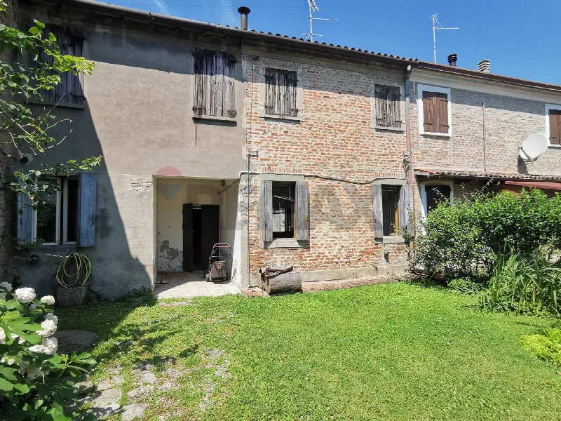 Villa in vendita a Ficarolo - foto 1