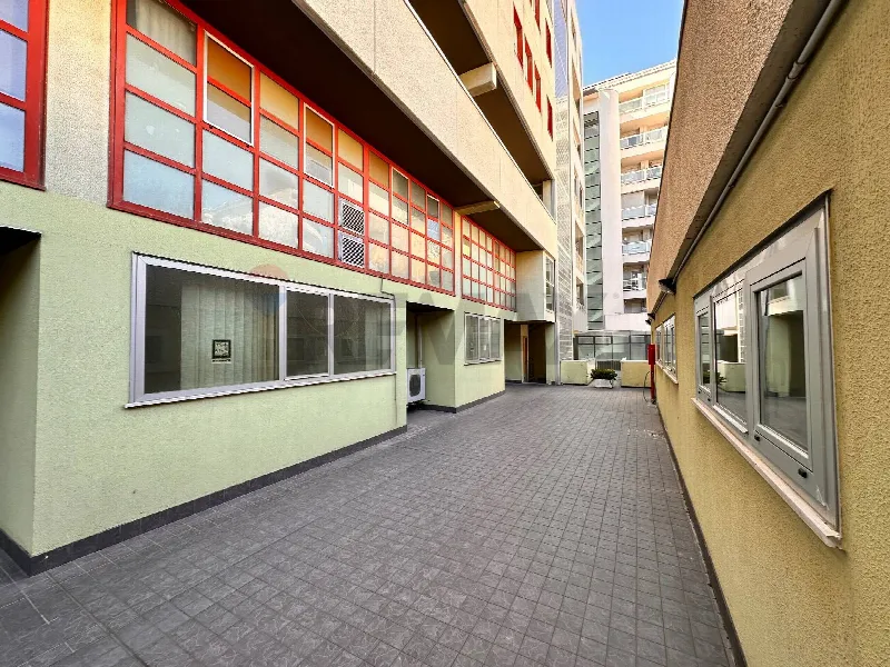 Ufficio in vendita a Pesaro, Mare, Porto, Baia Flaminia - foto 1