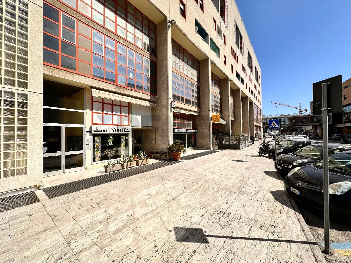 Ufficio in vendita a Pesaro, Mare, Porto, Baia Flaminia - foto 2