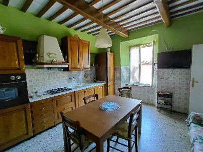 Casa Indipendente in vendita a Fabriano - foto 1