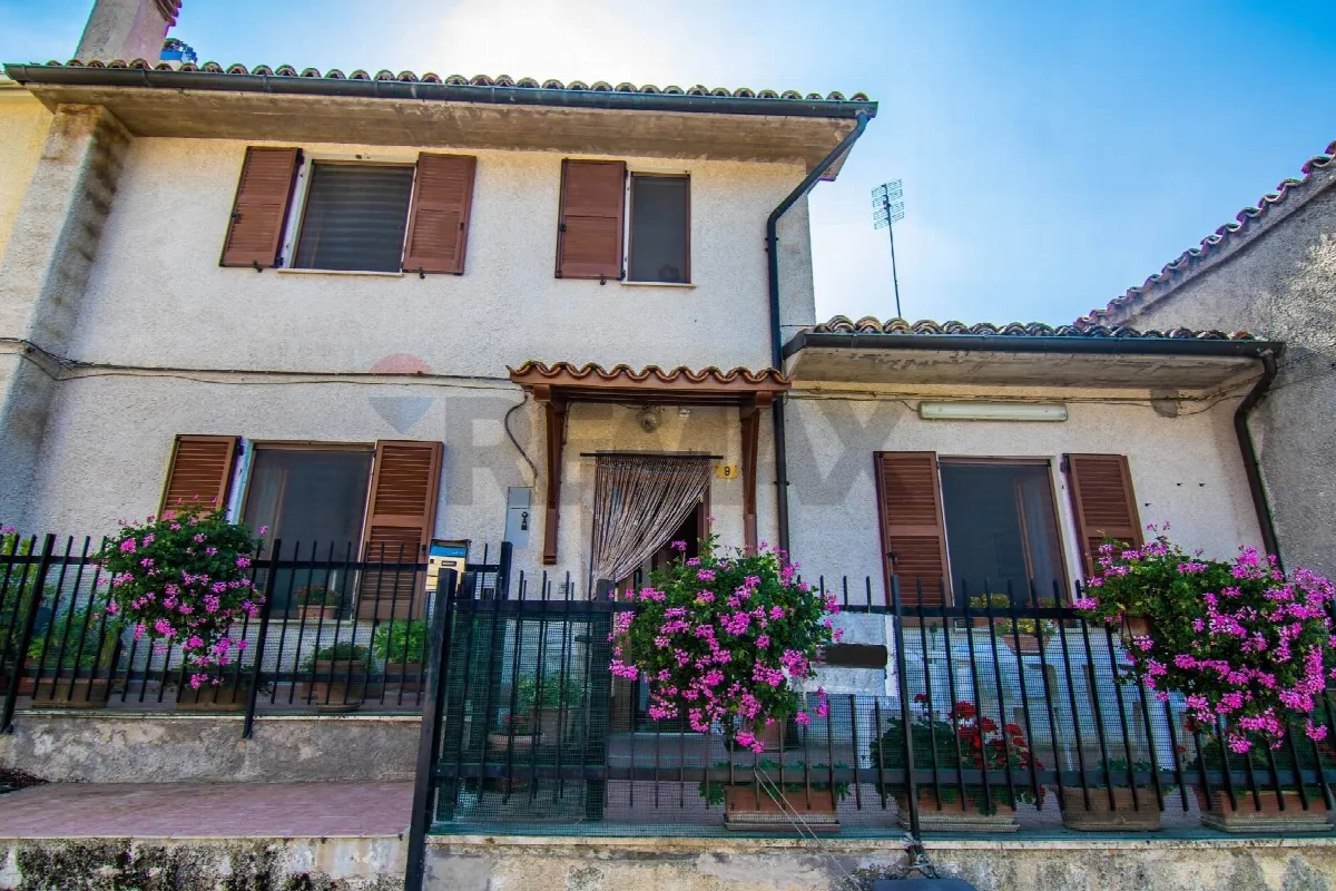 Casa Indipendente in vendita a Fabriano - foto 2