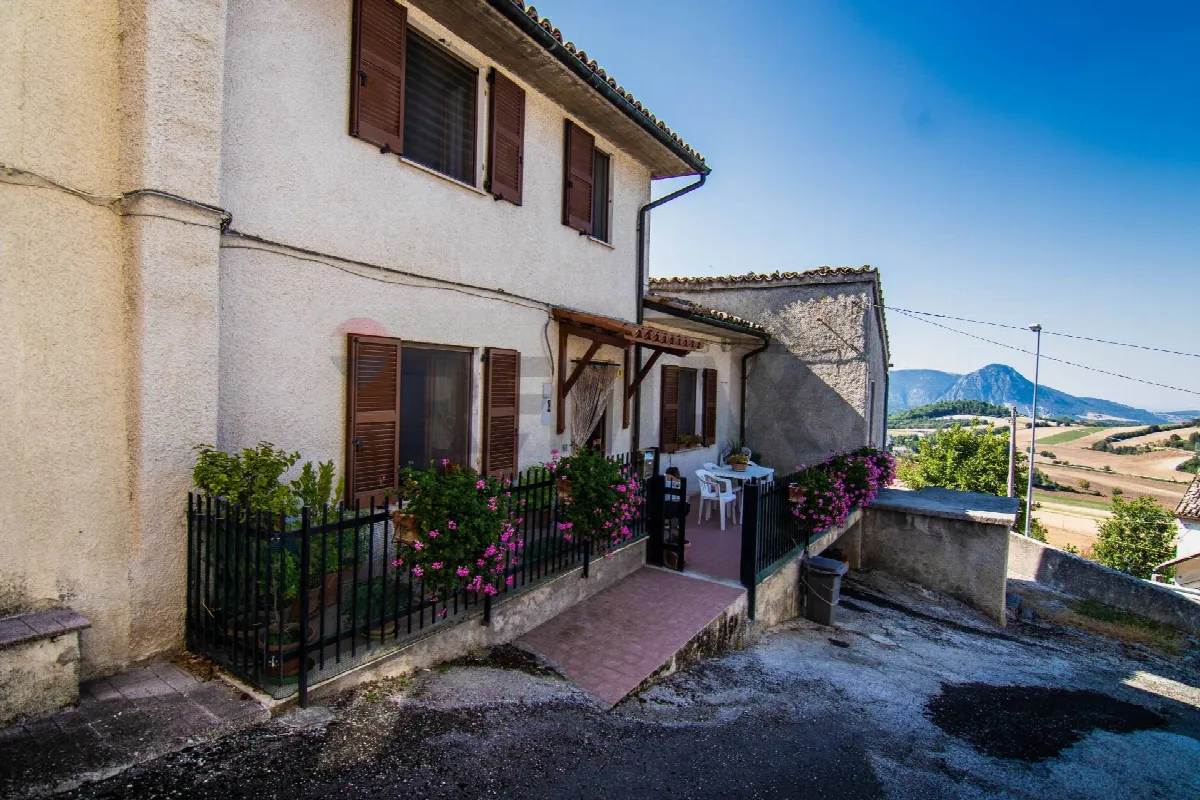 Casa Indipendente in vendita a Fabriano - foto 3