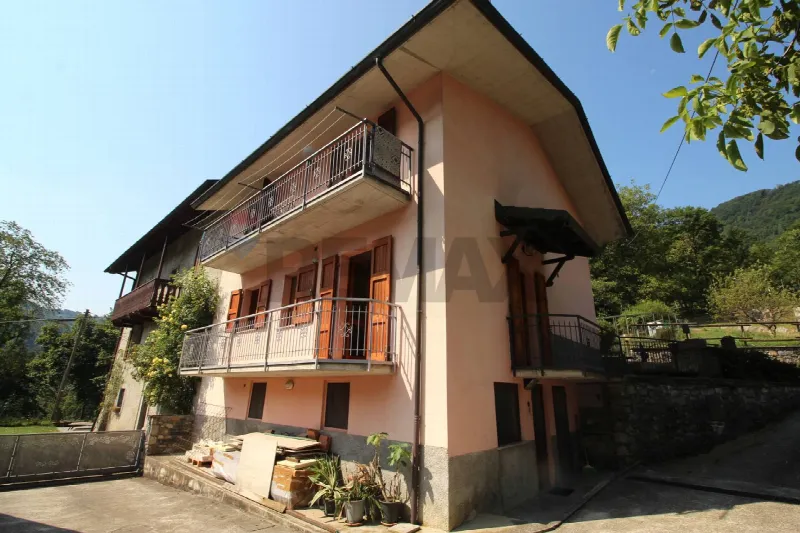 Casa Indipendente in vendita ad Algua - foto 1