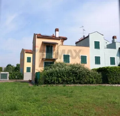 Villa in vendita a Biandrate - foto 1