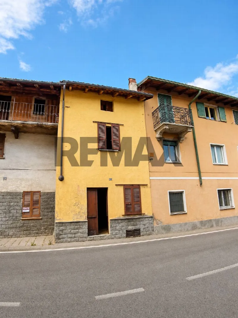 Casa Indipendente in vendita a Fara Novarese - foto 1
