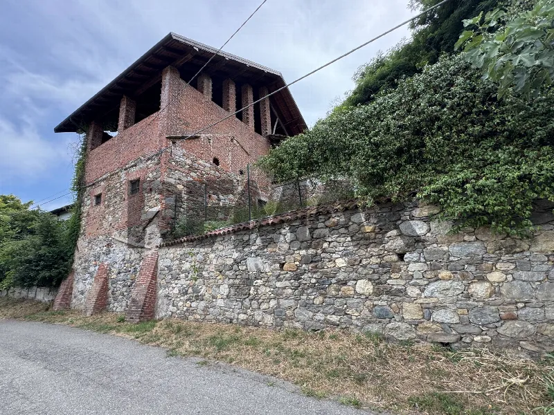 Rustico/Casale in vendita a Cureggio - foto 1