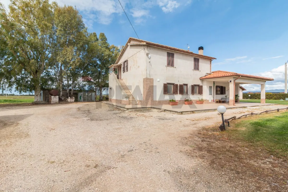 Casa Indipendente in vendita a Montalto di Castro - foto 3