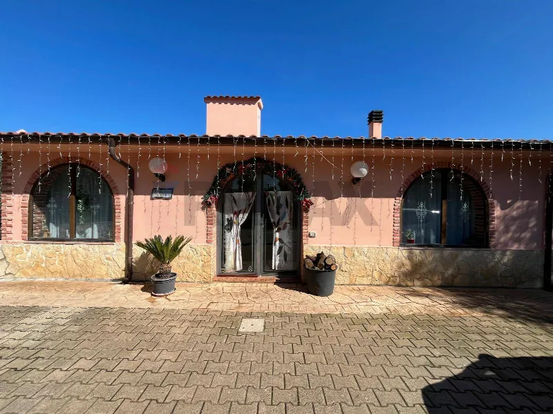 Villa in vendita a Vieste - foto 1