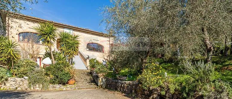 Rustico/Casale in vendita a Camaiore - foto 1