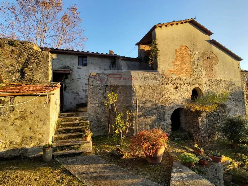 Rustico/Casale in vendita a Massarosa - foto 1