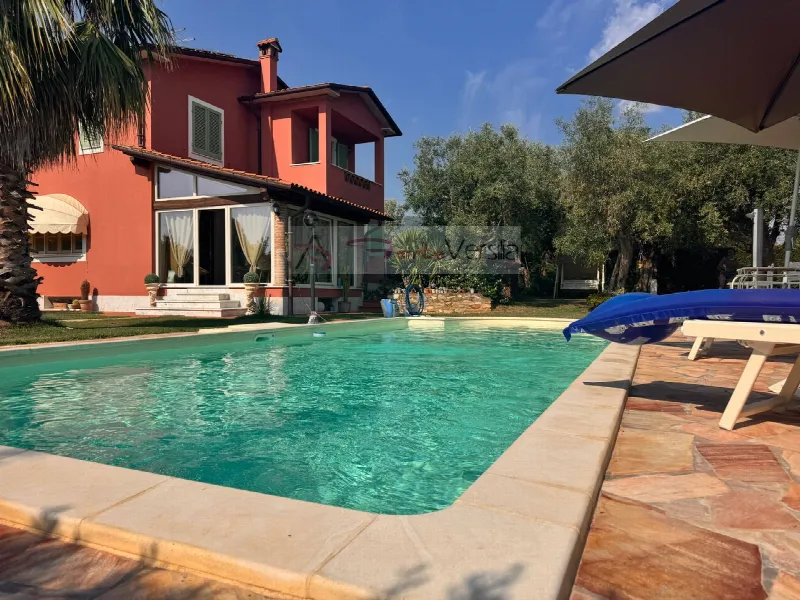 Villa in vendita a Seravezza - foto 1