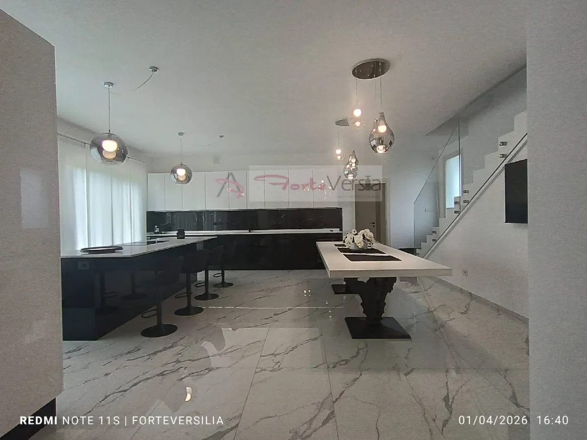 Villa in vendita a Pietrasanta - foto 2