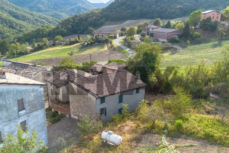 Casa Indipendente in vendita a Vernasca - foto 1