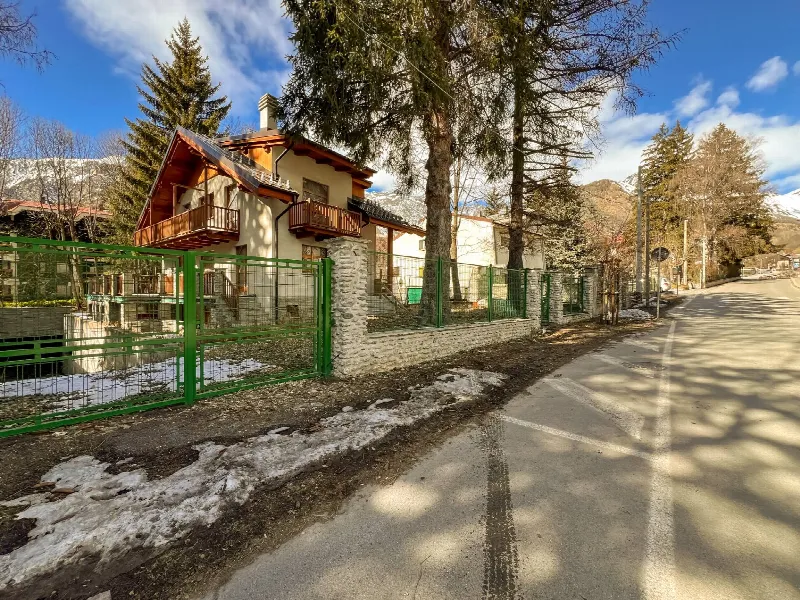 Villa in vendita a Bardonecchia - foto 1