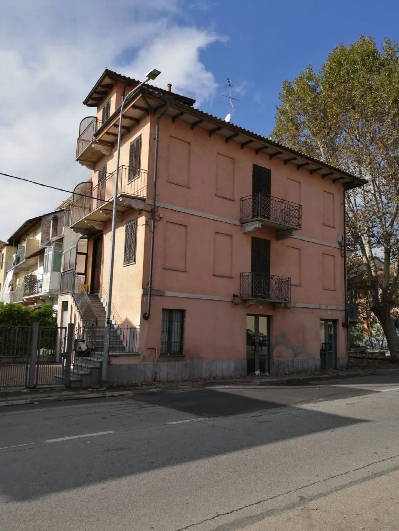 Casa Indipendente in vendita ad Asti, Corso Alessandria, Castiglione, Quarto, Valenzani - foto 1